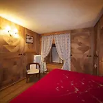 La Maison Du Seigneur Bed & Breakfast